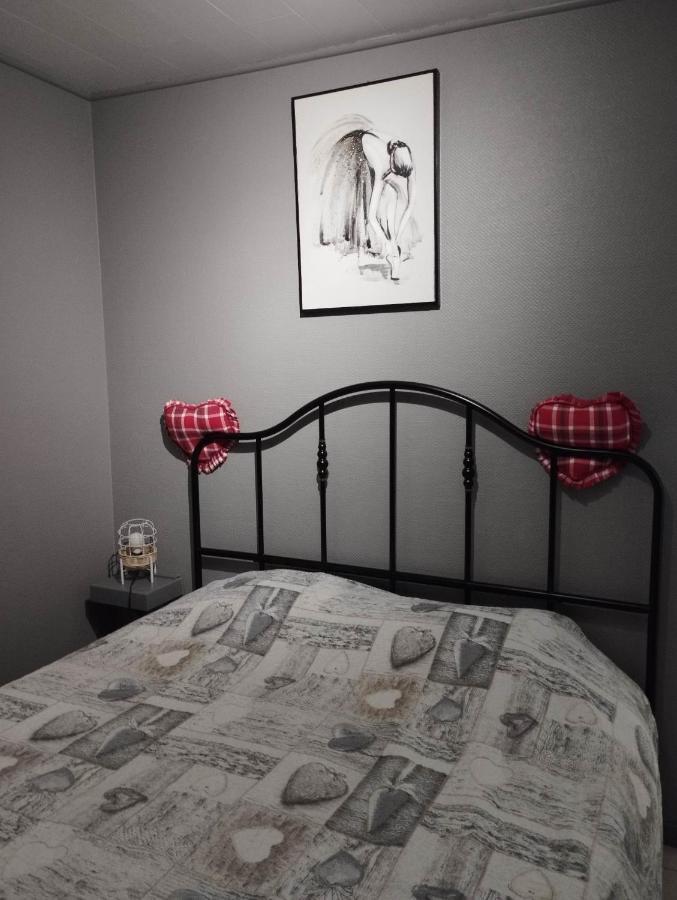 La Chambre D Angeline Foy-Notre-Dame Buitenkant foto
